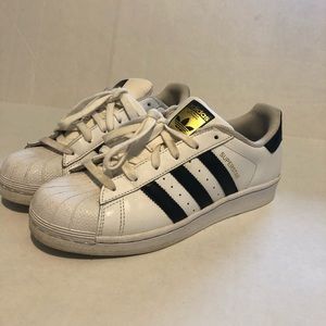 Adidas superstars